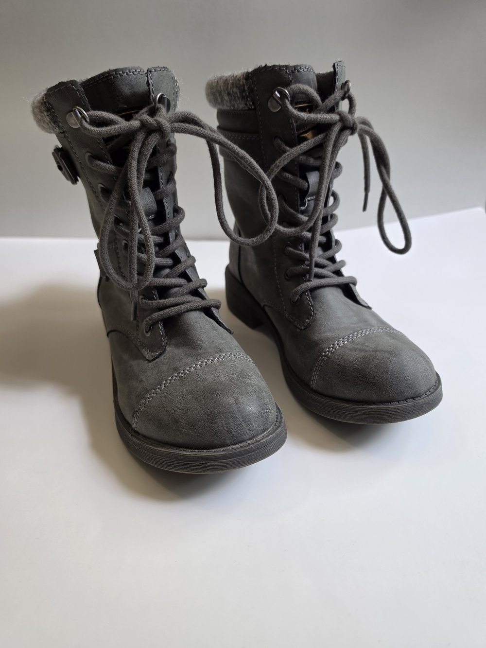 Rocket Dog Gray Lace-Up Combat Boots with Knit Collar Size:7